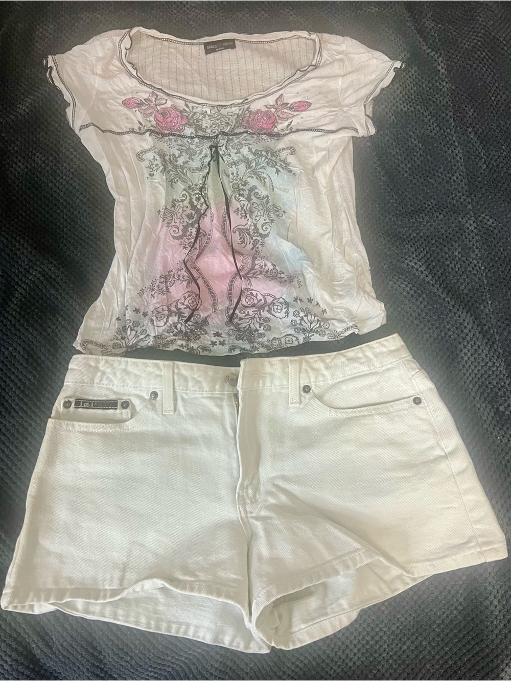Y2K vintage Skinny Minnie White Floral Graphic Tee and White Denim Shorts Set